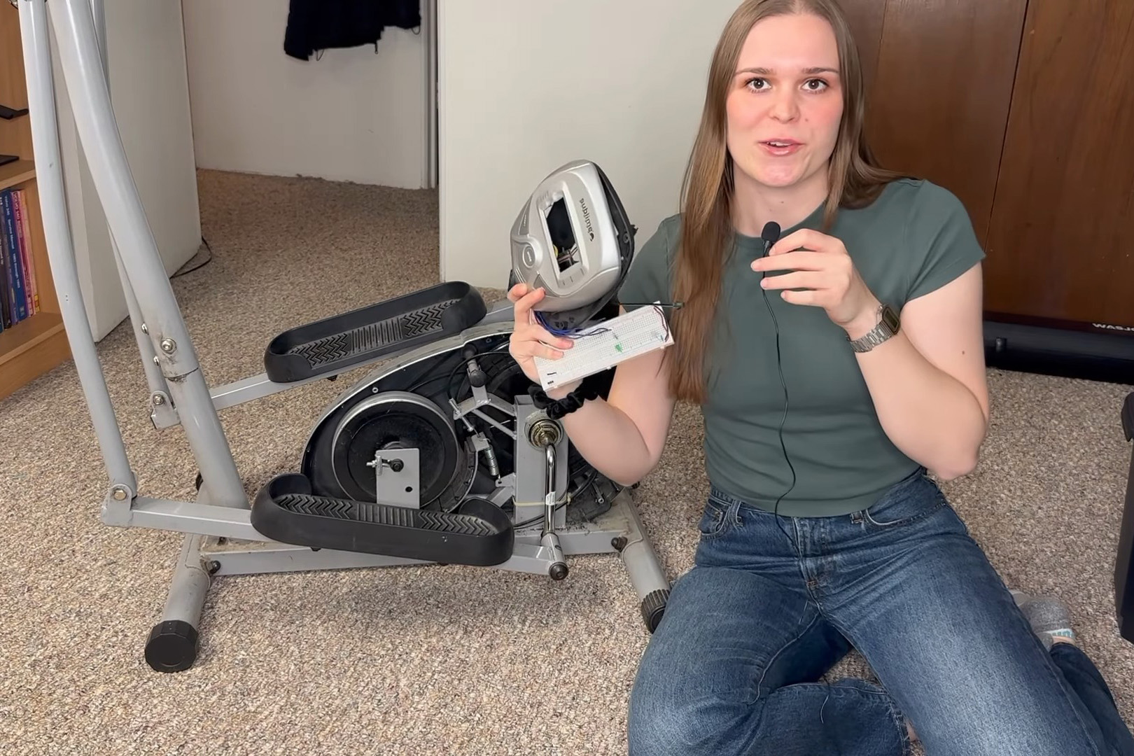 Грати в Elden Ring та підтримувати форму: дівчина-модер створила контролер з тренажера