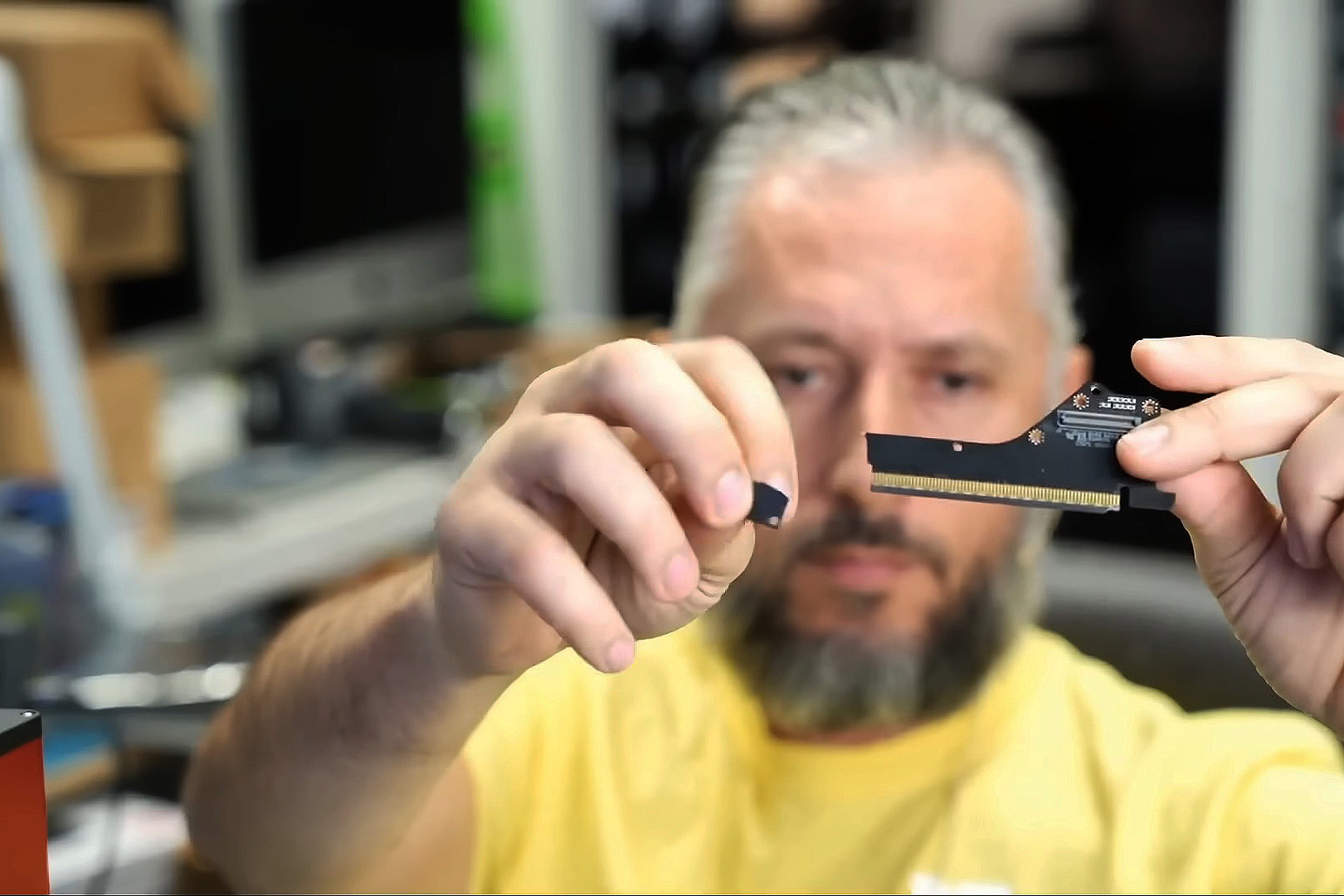 Ютубер, якому NVIDIA компенсувала RTX 5090 FE, взявся за RTX Pro 6000 — відеокарта за $10 000 ламається під