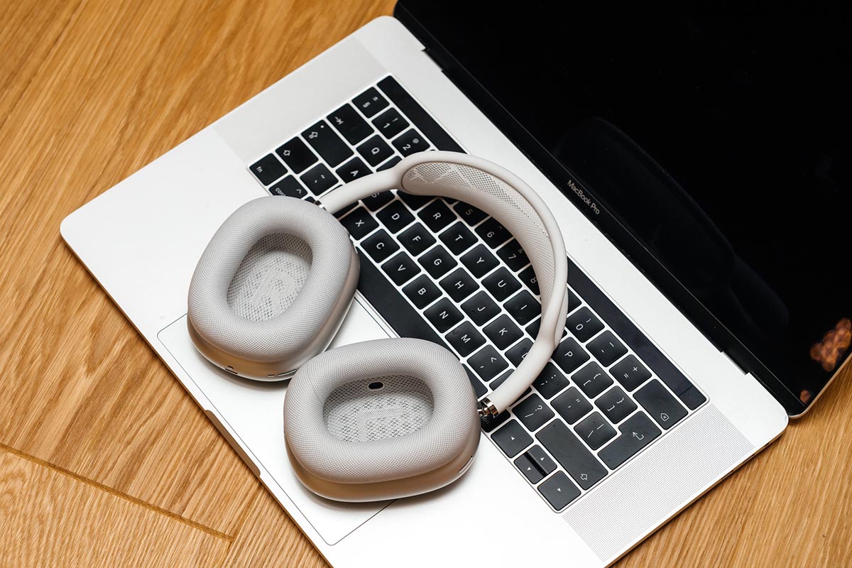 Тепер точно емейзінг: давній баг з "трьома вогнями смерті" в Apple AirPods Max можна виправити