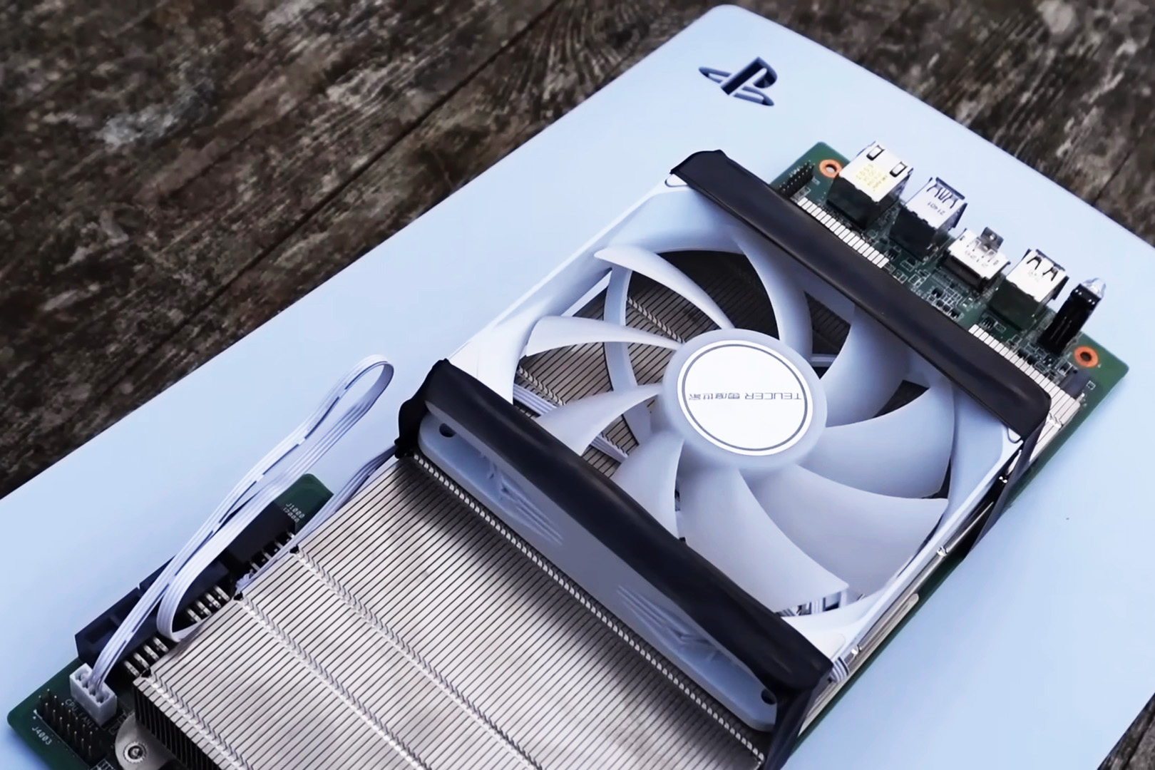 Чули про відеокарту AMD BC250? На майнінговому монстрі на базі PlayStation 5 запустили GTA 5 та Cyberpunk 2077