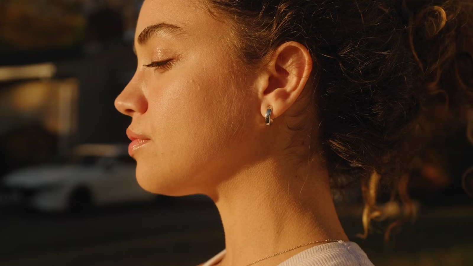 Стартап випустив перші смарт-сережки за $250 — моніторинг здоров'я на пристрої вагою менше грама