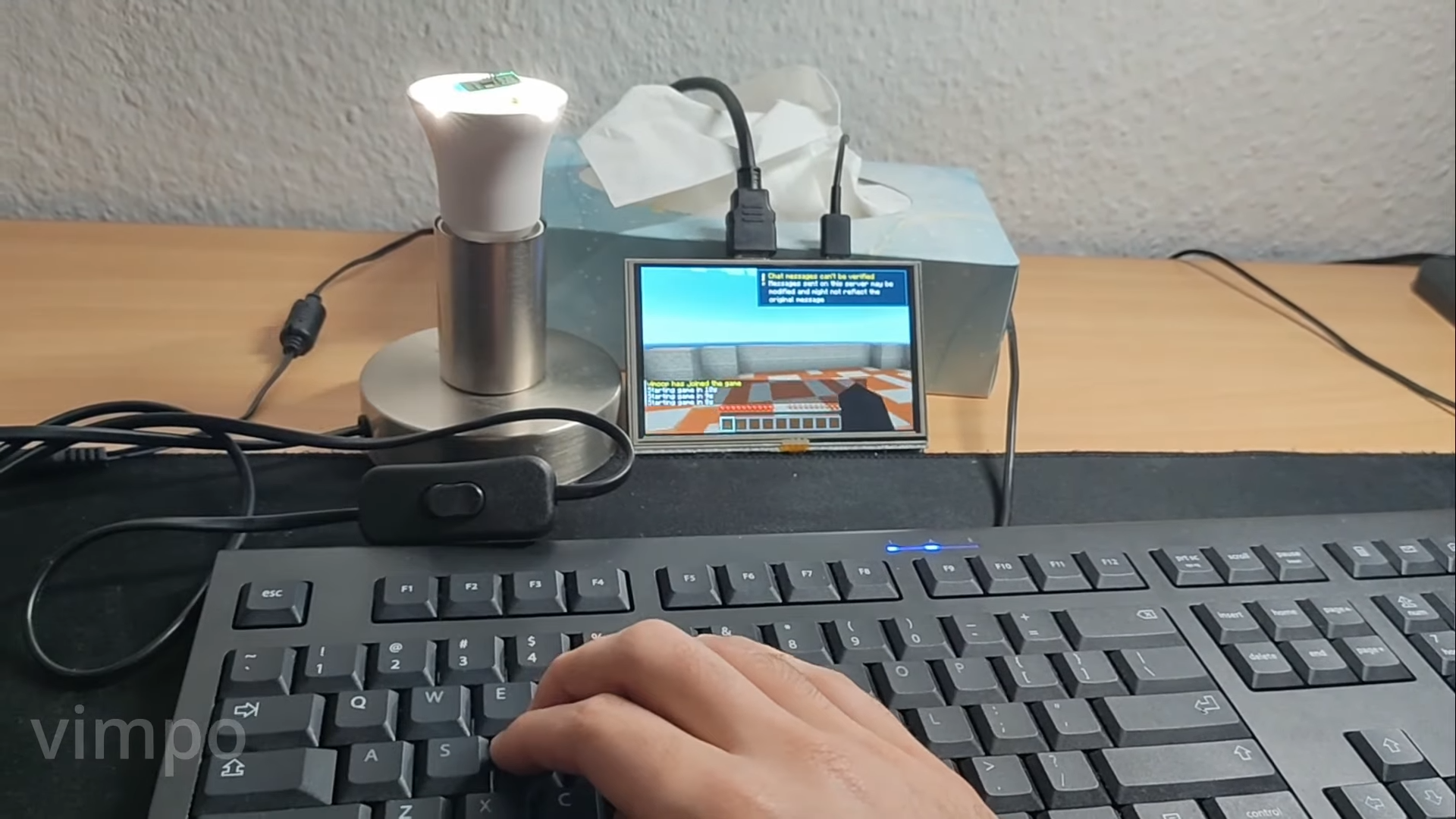 Конкурент Doom: Minecraft запустили на розумній лампочці