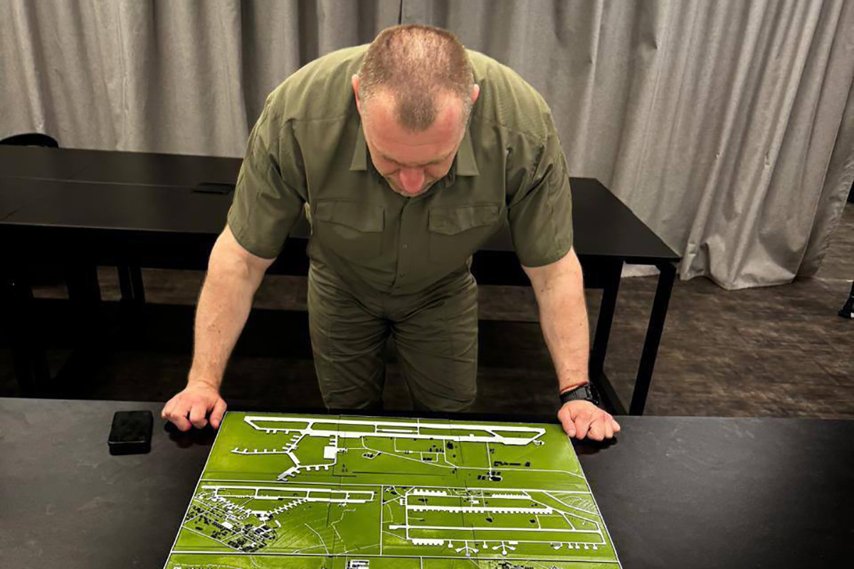 Украина разбомбила аэродром «Оленья» и другие авиабазы в россии — яркие видео взрывов