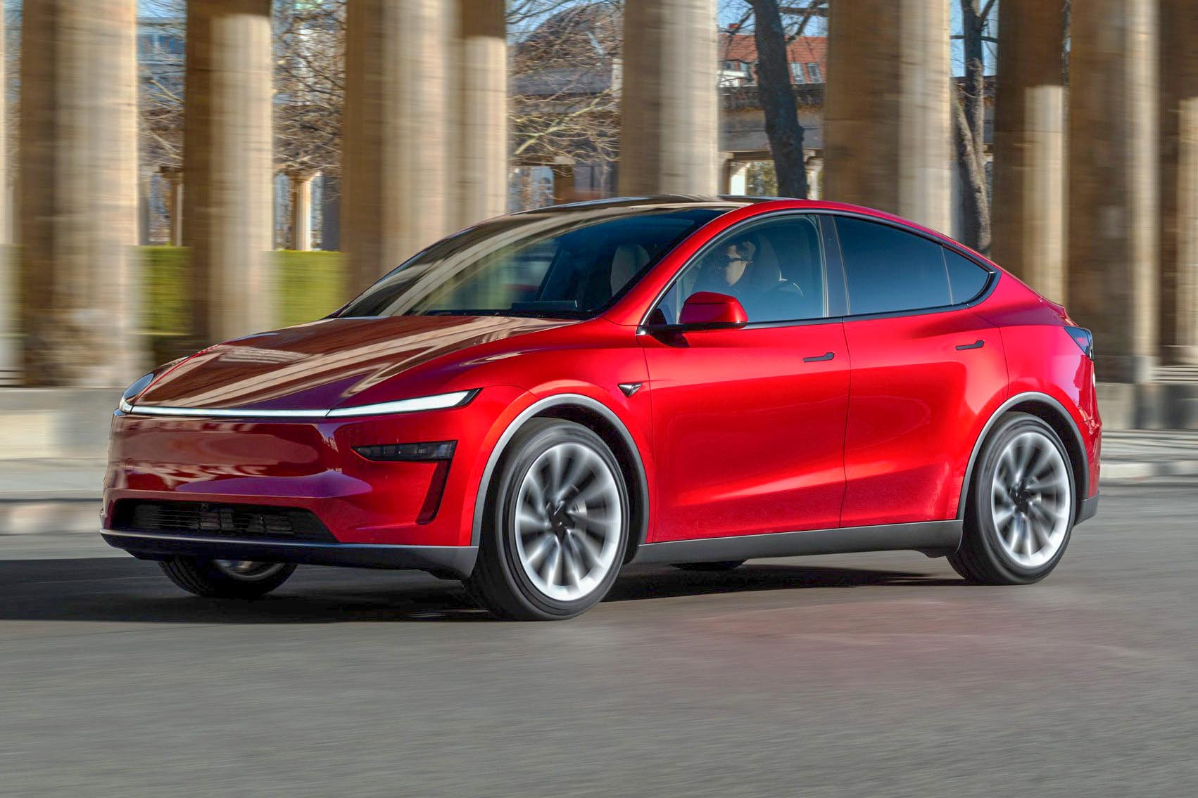 Продажи Tesla снова бьют рекорды: хорошо, что ушел из DOGE