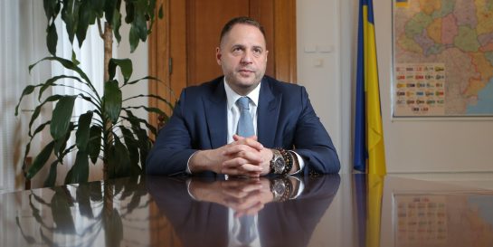 Андрій Єрмак Особисте Життя: підробиці біографії, кар’єри та сімейних відносин