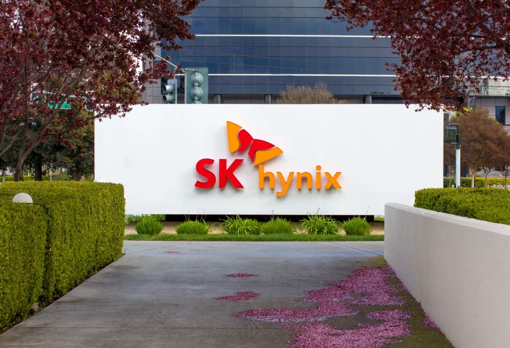 Дженсен Хуанг попросив SK hynix більше пам'яті, написавши на пластині — але корейці вже мали план